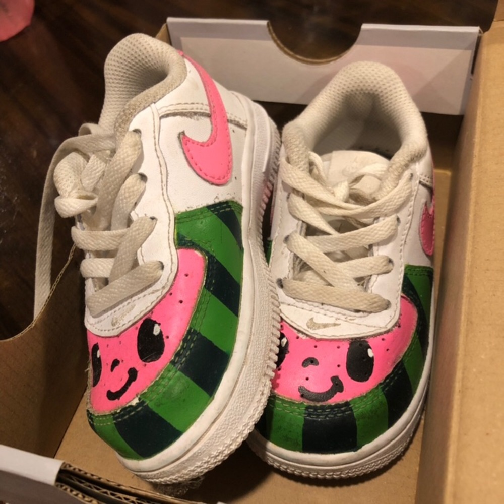 Coco melon girls Nikes size 7c